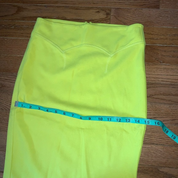 π McQ Alexander McQueen NWOT Lime Green Bodycon Contour Skirt Small π - Picture 10 of 12